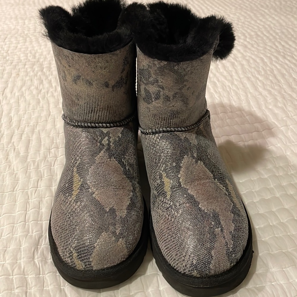 Ugg Gray Python Short Boot. Size 10 - image 1